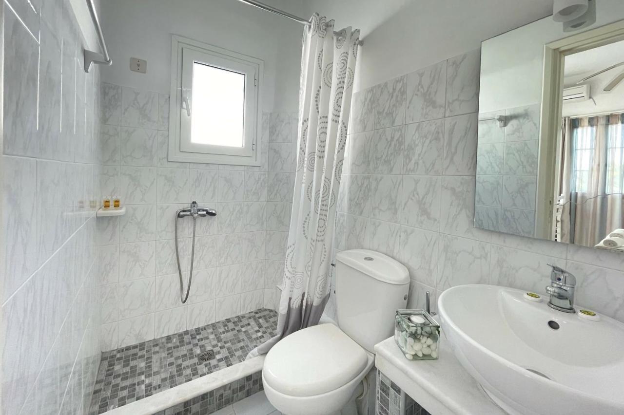 Princess Tia Hotel Samos Town Exterior photo